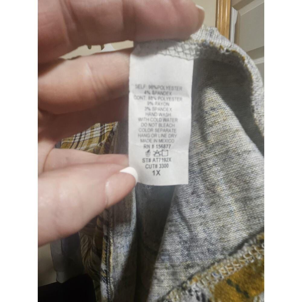 Story Teller Plaid Raglan Sleeve Sweater Model Off Duty Boho NWOT - Picture 6 of 9